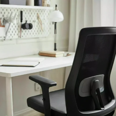 Ergonoomiline kontoritool Vareon tarnija originaalses interjööris